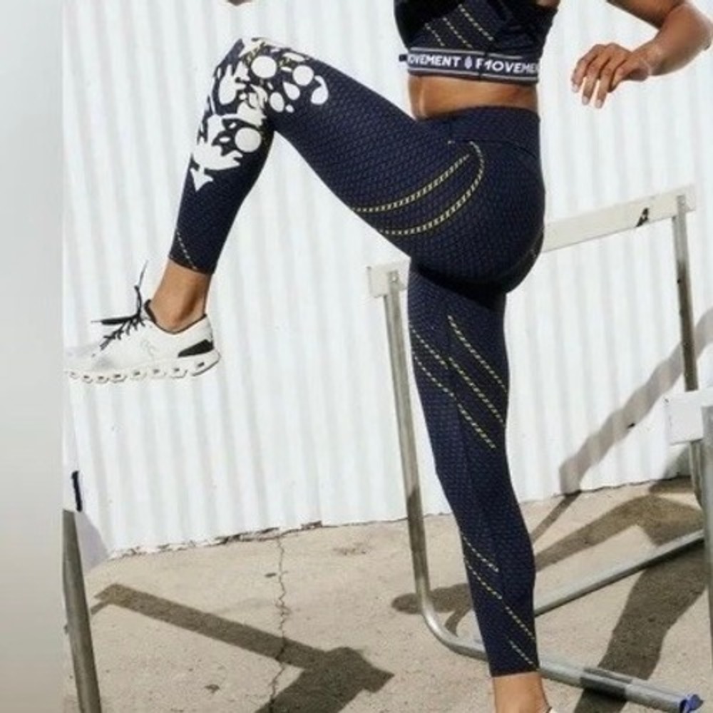 Free People Movement Never Better 7/8 Leggings Black Motif Logo NWT Size XS